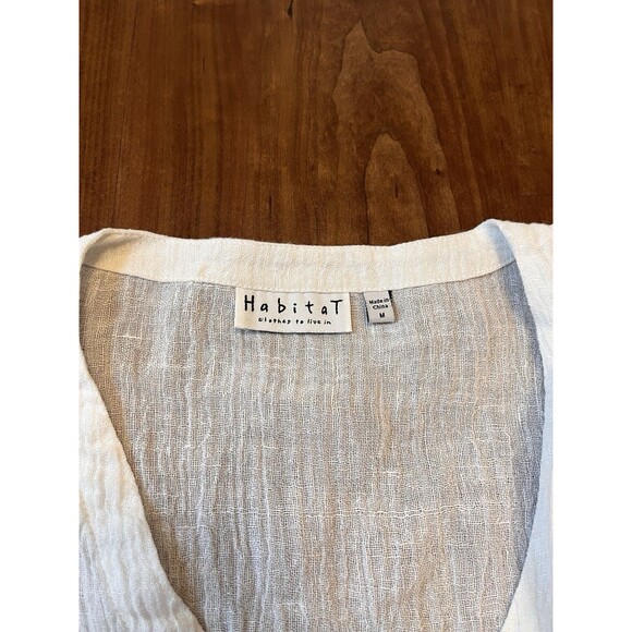 Habitat womens v-neck top size M roll-tab sleeve Textured button front white - Picture 5 of 9